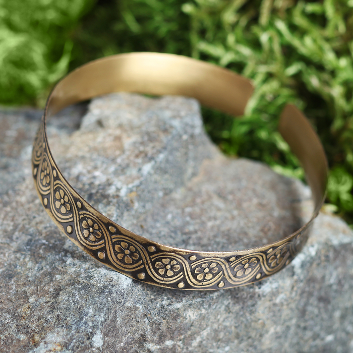 Браслет вогнутый «Цветы и зерна» H 10 мм, D 55-75 мм, латунь