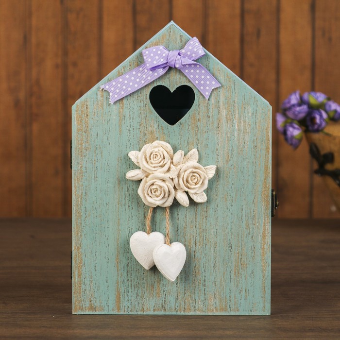 Ключница дерево 6 крючков "Розы с сердцами" 24х16,5х5 см