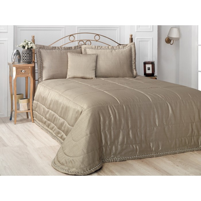 Комплект Estel: покрывало 260 × 260 см, наволочки 50 × 70 см - 2 шт, золотистый