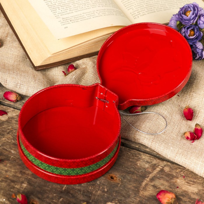 Шкатулка металл новогодняя шар "Белый мишка и пингвин" 4х12,5х11,3 см