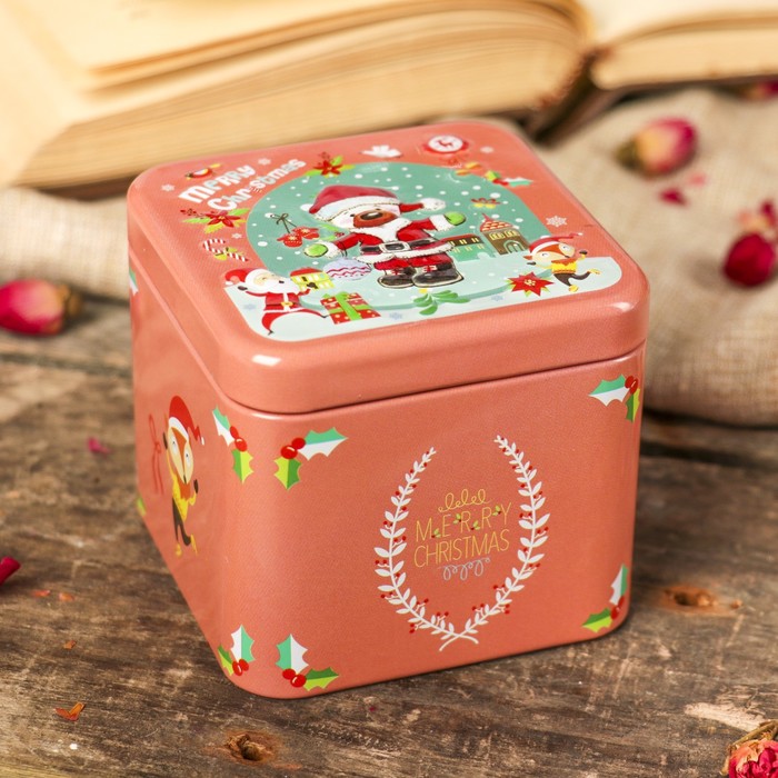 Шкатулка металл новогодняя квадрат "Мишка в костюме Деда Мороза на льду" 6,7х7,5х7,5 см