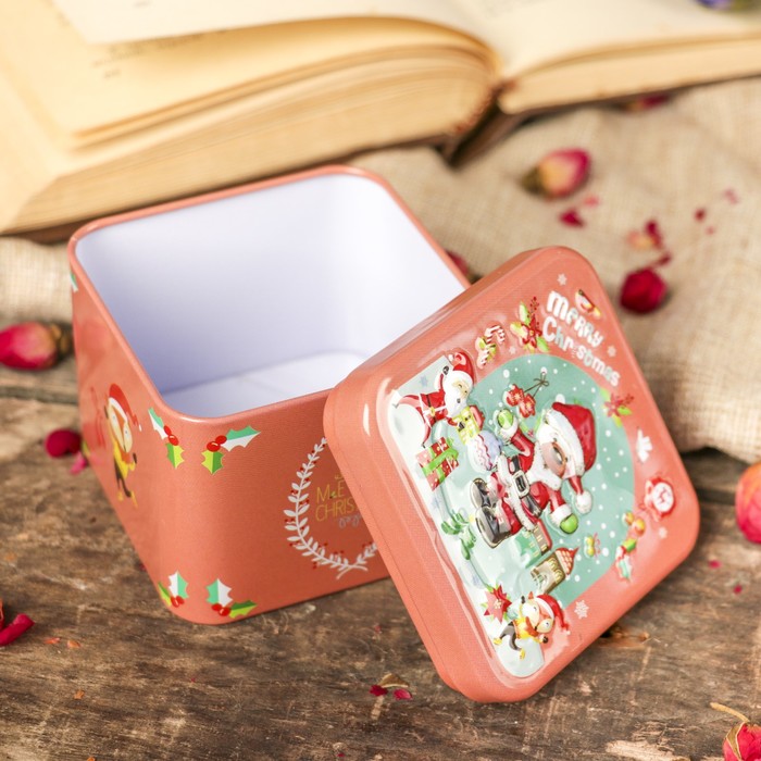 Шкатулка металл новогодняя квадрат "Мишка в костюме Деда Мороза на льду" 6,7х7,5х7,5 см