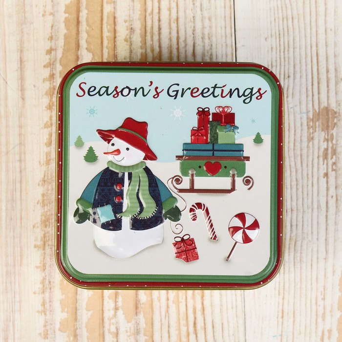 Шкатулка металл новогодняя квадрат "Снеговичок и сани с подарками" 6,7х7,5х7,5 см