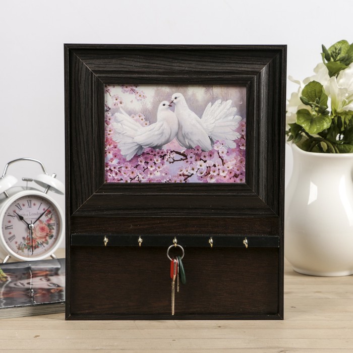 Ключница открытая "Белые голуби" 25х32 см