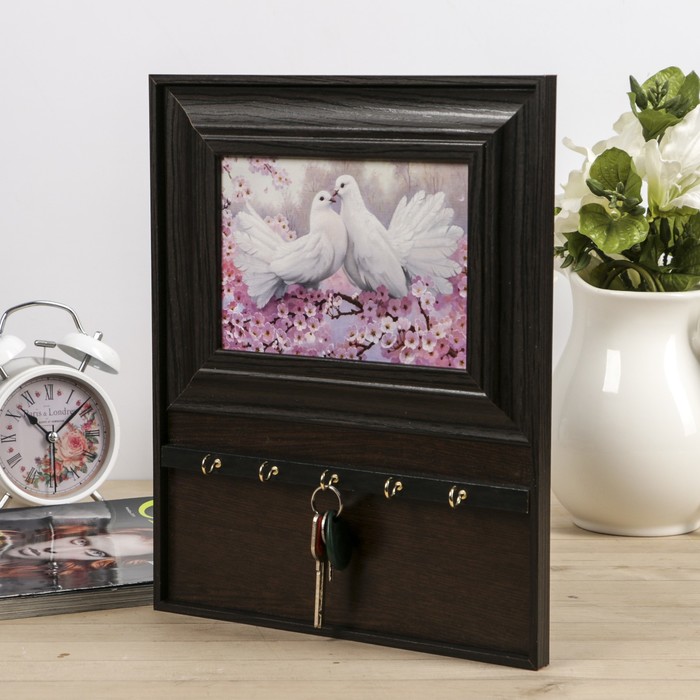 Ключница открытая "Белые голуби" 25х32 см