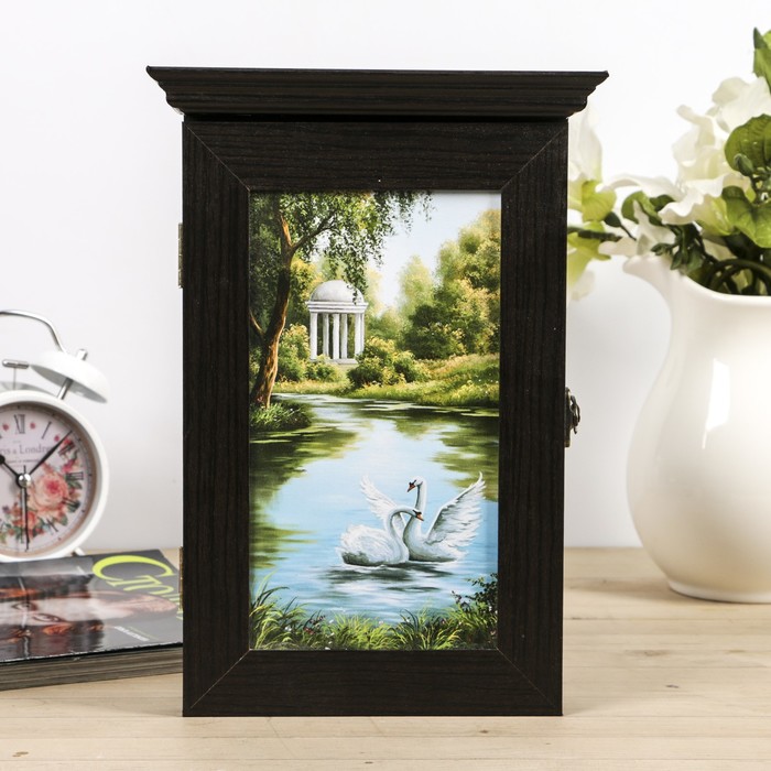 Ключница "Лебеди" венге 18х30х6 см