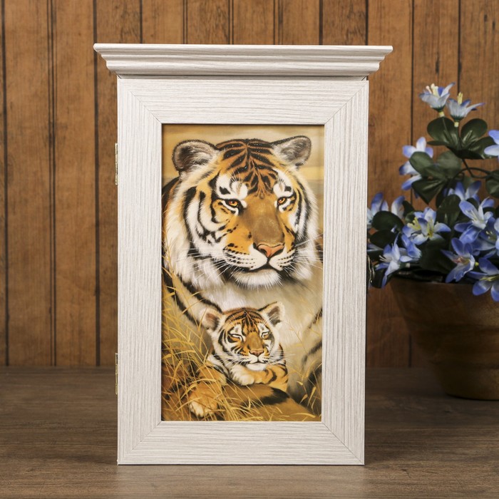 Ключница "Тигры" молочный дуб 18х30х6 см