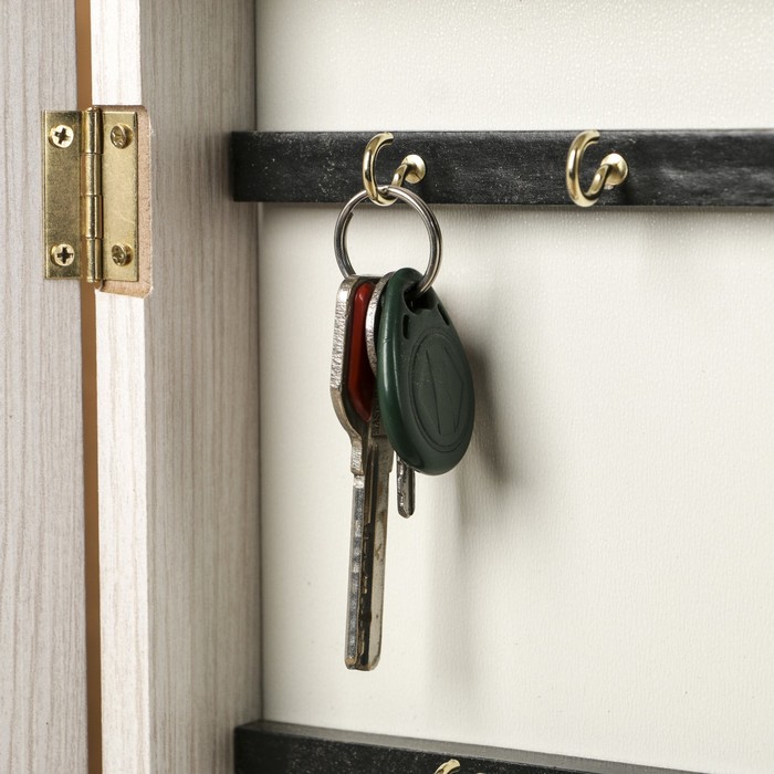 Ключница "Букет белых лилий" молочный дуб 18х30х6 см