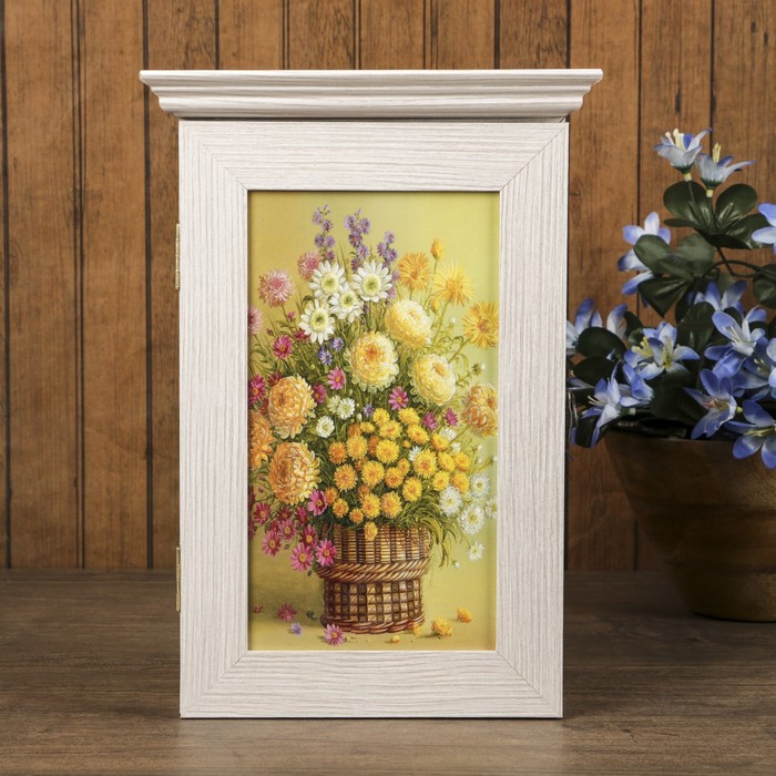 Ключница "Цветы в корзинке" молочный дуб 18х30х6 см