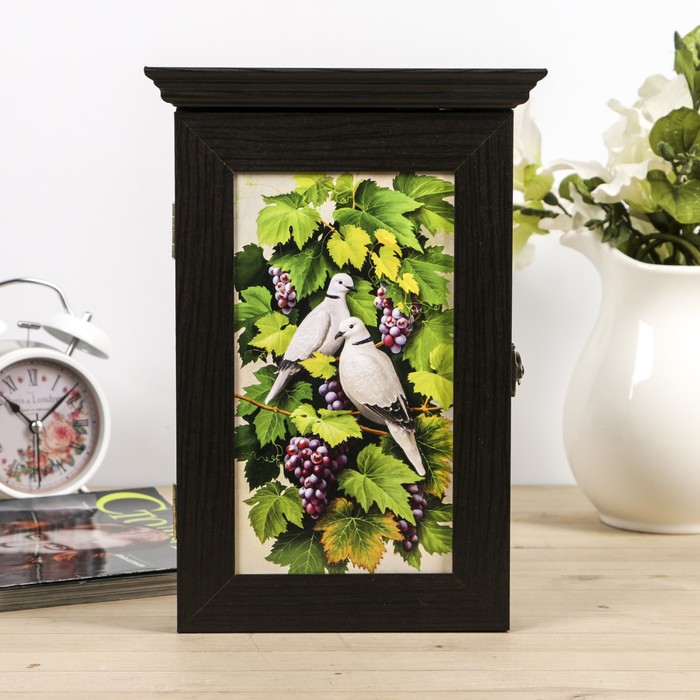 Ключница "Птички и виноград" венге 18х30х6 см