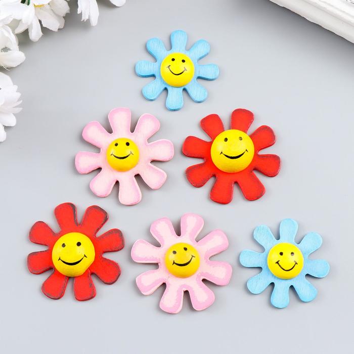 Декор для творчества дерево "Цветочек-смайлик" набор 6 шт 3,2х3,2 см МИКС