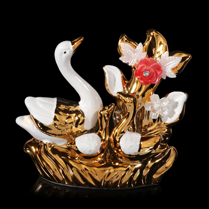 Сувенир керамика "Лебёдушка и детки в пруду с цветами" 11,5х12,5х5 см