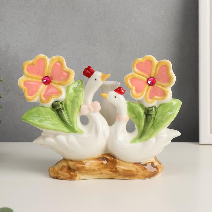 Сувенир керамика вазон "Лебедь и лебёдушка с цветами-сердечками" 15,5х20,5х7 см