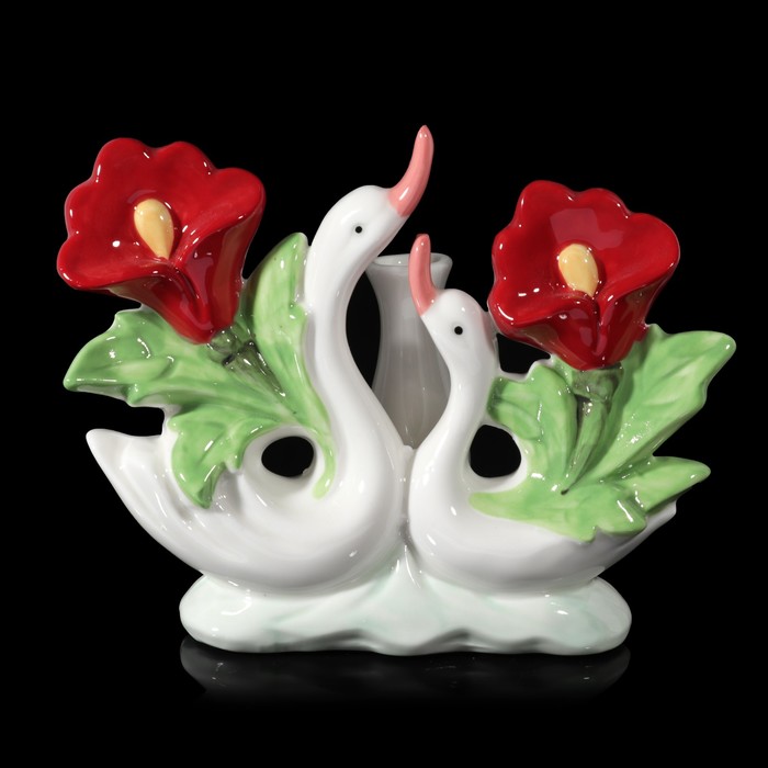 Сувенир керамика вазон "Лебедь и лебёдушка с красными цветами" 15,5х20,5х7 см