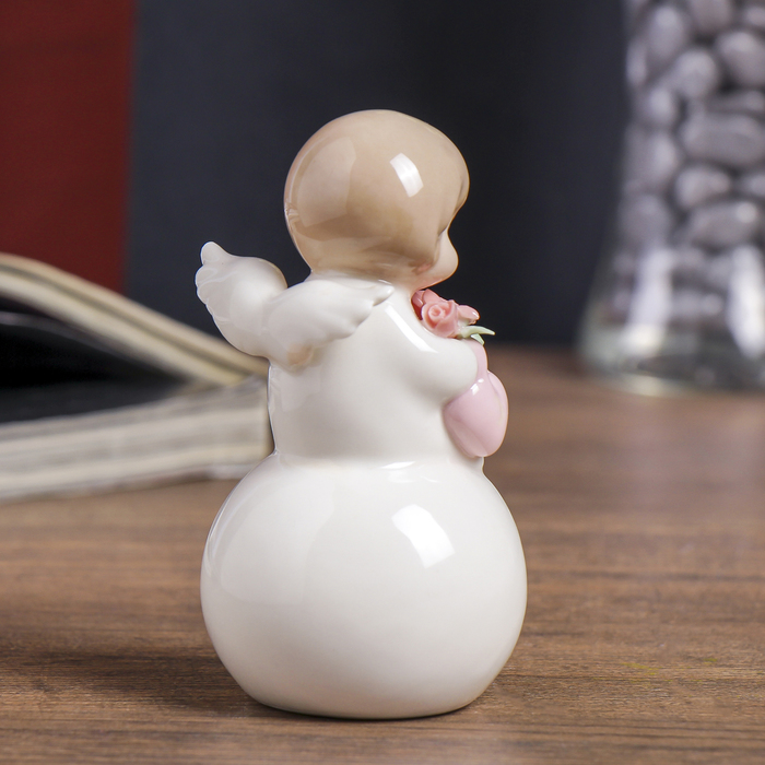 Сувенир керамика "Ангелочек в белом платьице с розами на шаре" МИКС 10,5х5х5 см
