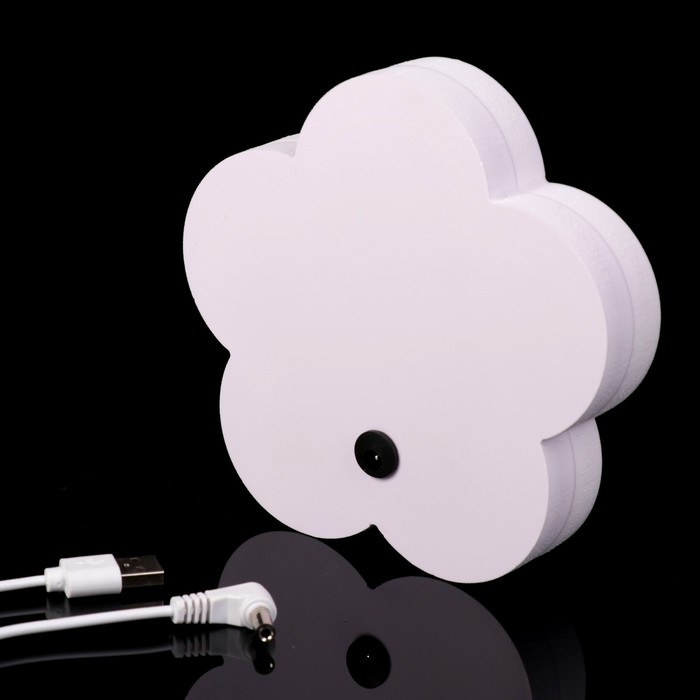 Ночник "Цветок с эффектом бесконечности" 25хLED от USB белый 2,7х14х14 см