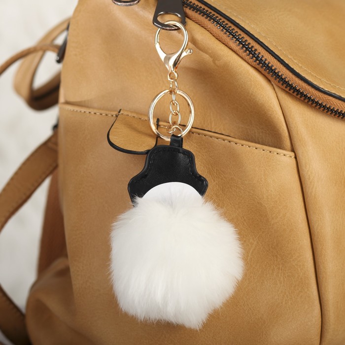 Пушистик на кольце "Снеговичок" d=7 см