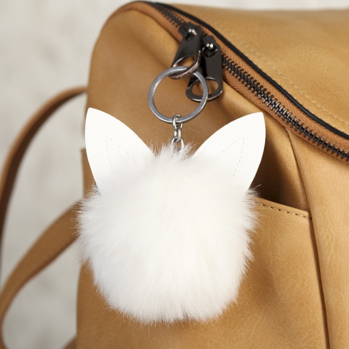 Пушистик на кольце "Зайка" белый 8х8х8 см