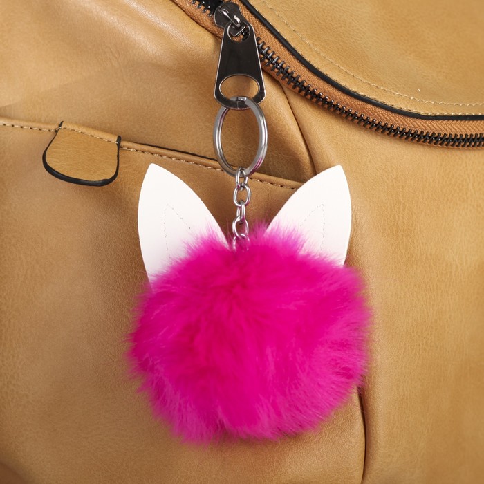 Пушистик на кольце "Зайка" фуксия 8х8х8 см