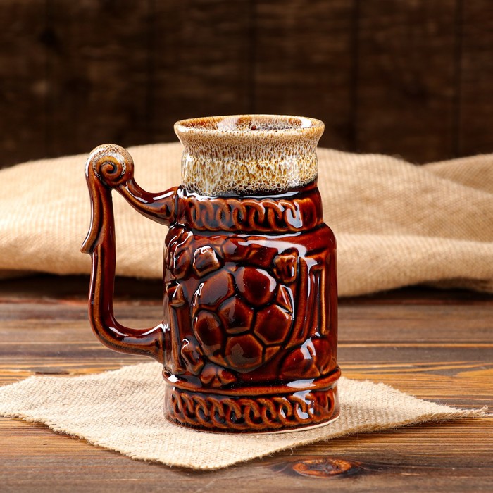 Кружка 0,7 л "Футбол" коричневая