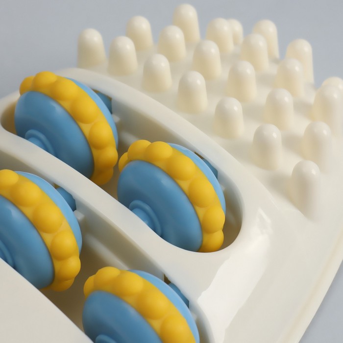 Массажёр для ног, 10 колёс с шипами, цвет белый/голубой