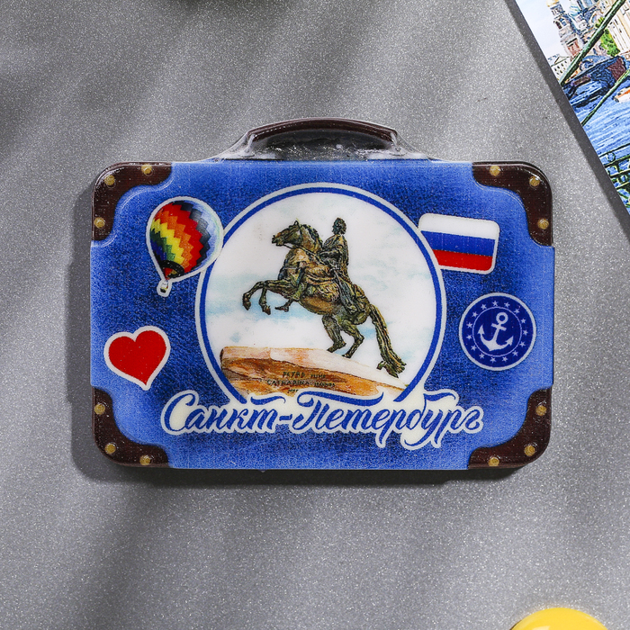 Магнит в форме чемодана «Санкт-Петербург. Медный всадник»