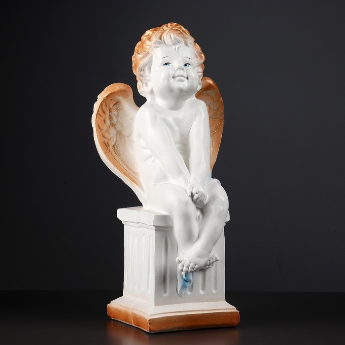 Фигура "Ангел сидя на тумбе" бело-золотой 45х22х19см