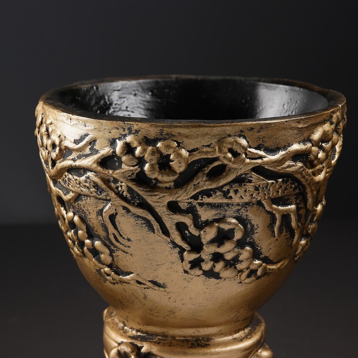 Фигурное кашпо "Девушка стоя с цветами" черное золото 104х23х23см