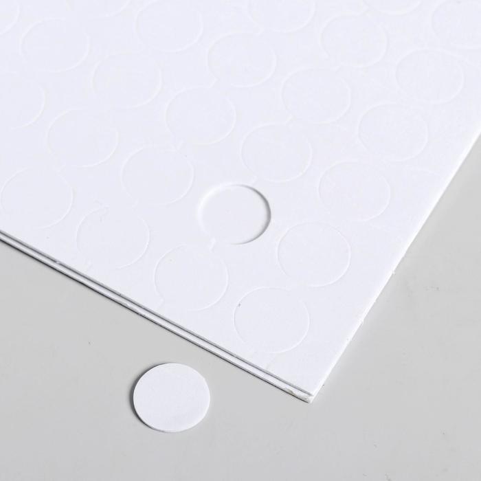 Клейкая лента двухсторонняя "Круглый белый" диаметр 1,5 см на листе 100 шт 20х18,5 см