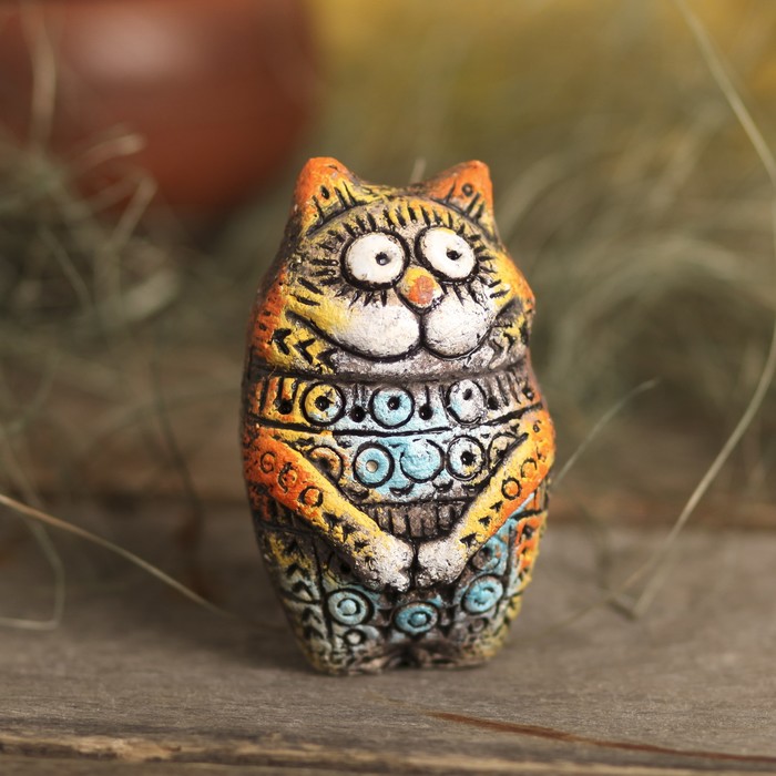 Сувенир из шамота "Кот Золотой лапы на животе" 9 см