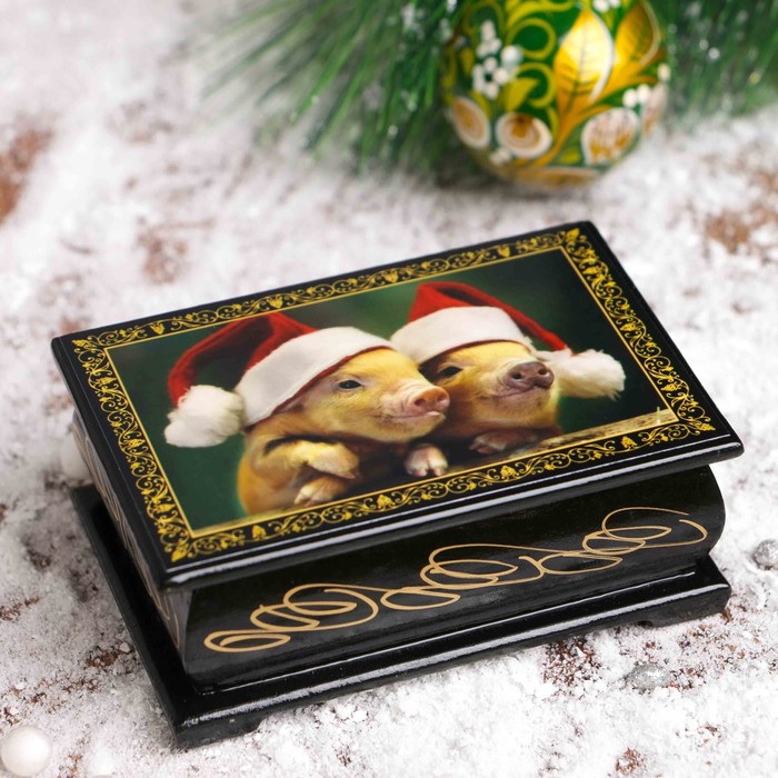 Шкатулка «Свинки в шапочках», 6×9 см, лаковая миниатюра