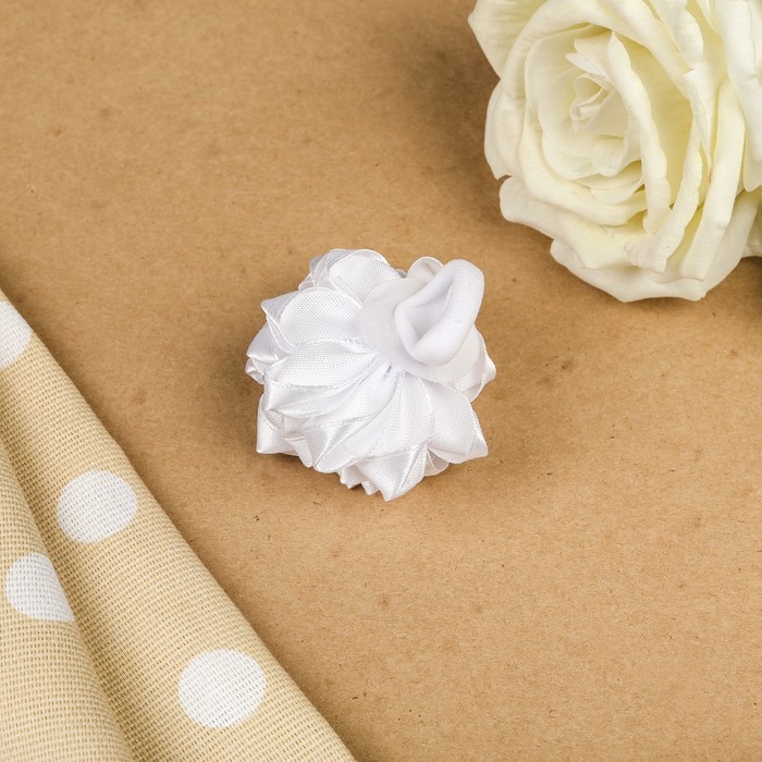 Бант для девочек с резинкой "Розочка", с зелёной вставкой, 7 см