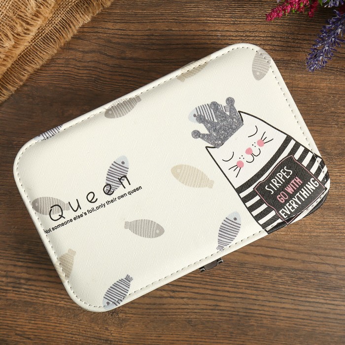 Шкатулка кожзам под часы 1 отделение и бижутерию "Кошечка-королева" 7х22,5х14,5 см