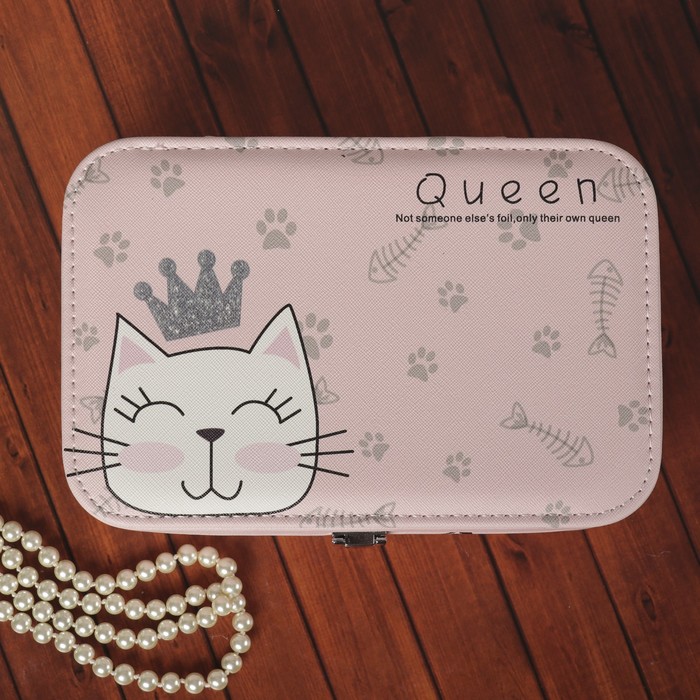 Шкатулка кожзам под часы 1 отделение и бижутерию "Королева-кошка" 7х22,5х14,5 см