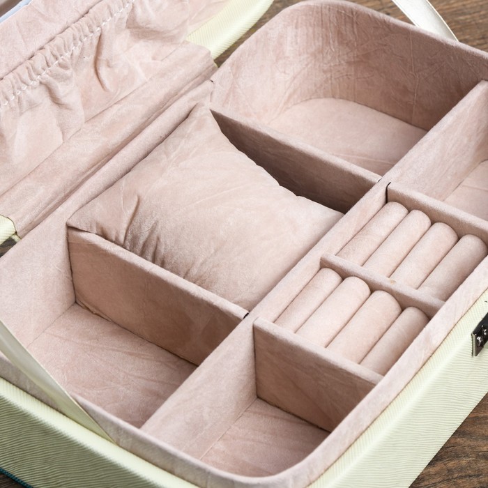 Шкатулка кожзам под часы 1 отделение и бижутерию "Влюблённые мишки" 7х22,5х14,5 см