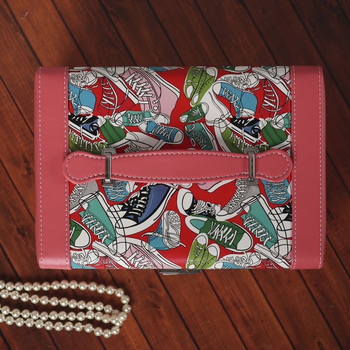 Шкатулка кожзам для украшений "Кеды" красная 13,5х23,5х16,5 см