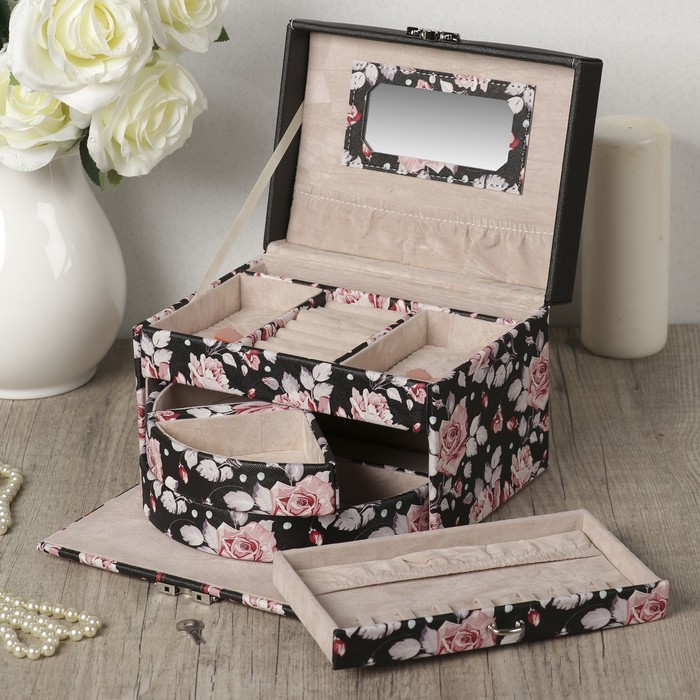 Шкатулка кожзам для украшений "Розы на чёрном" 14х20,5х15 см