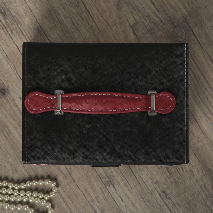 Шкатулка кожзам для украшений "Розы на чёрном" 14х20,5х15 см