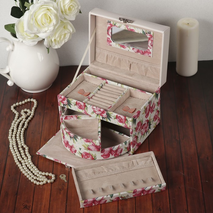 Шкатулка кожзам для украшений "Розы на белом" 14х20,5х15 см