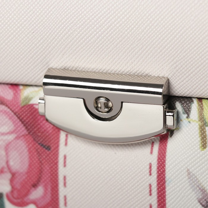 Шкатулка кожзам для украшений "Розы на белом" 14х20,5х15 см