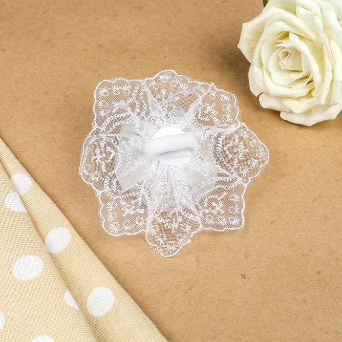 Бант для девочек с резинкой "Садовая роза", с кружевом и бисером, 13 см