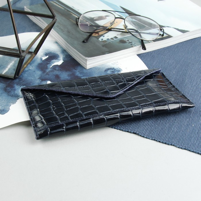 Кошелёк женский, отдел на клапане, крокодил, цвет синий