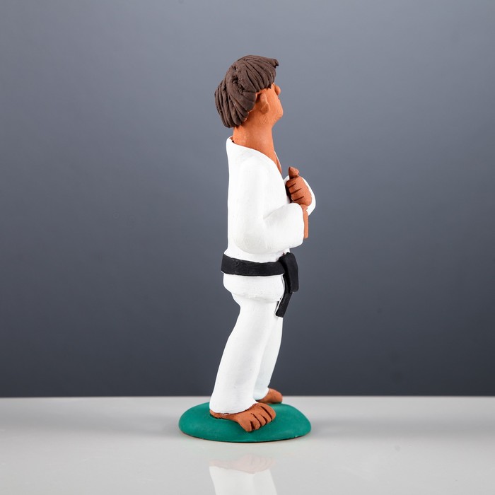 Статуэтка "Каратист"