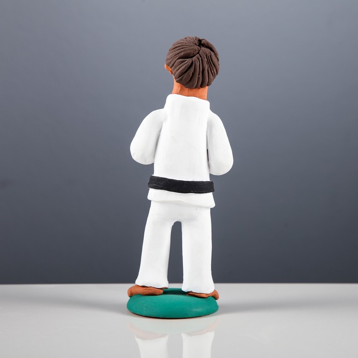 Статуэтка "Каратист"