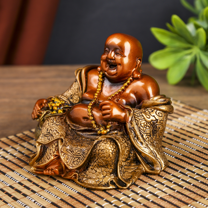 Нэцке полистоун бронза "Хотей с золотыми бусами в красивом одеянии" 12х12,3х10,5 см