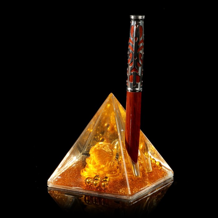 Сувенир настольный подставка для ручек "Золотая жаба на монетах" пирамида 7,8х7,8х7,8 см