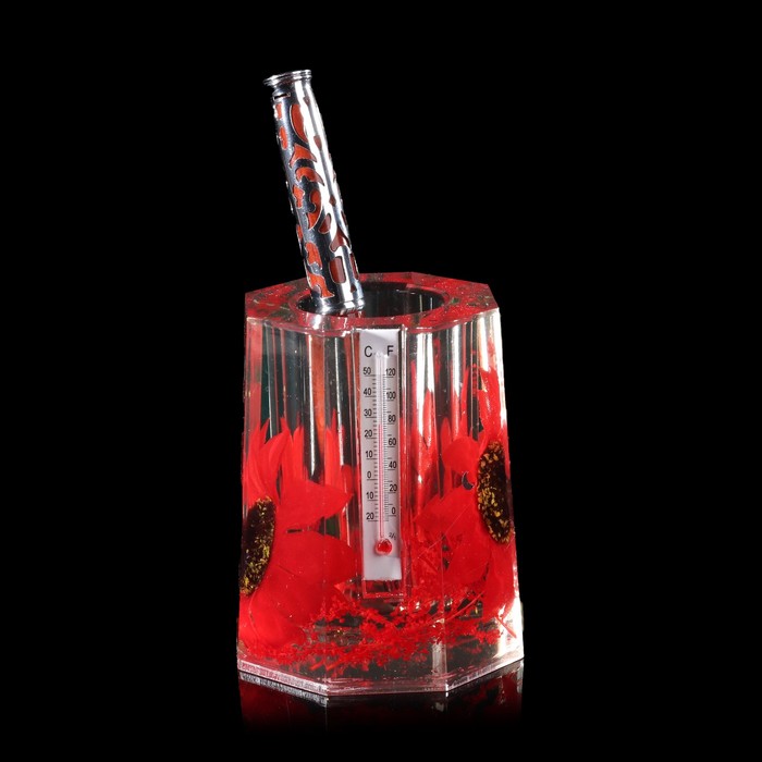 Сувенир настольный карандашница "Красные цветы" 8,7х7,5х7,5 см