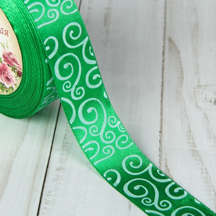 Лента атласная "Узоры", 25мм, 22±1м, №19, цвет белый/зелёный