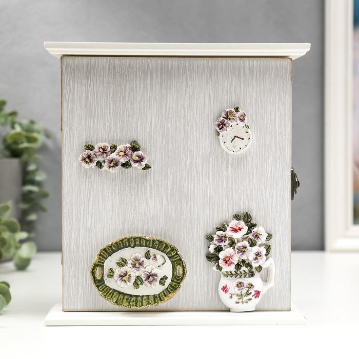 Ключница дерево 6 крючков "Сервиз с анютиными глазками" 22,5х21х6,5 см