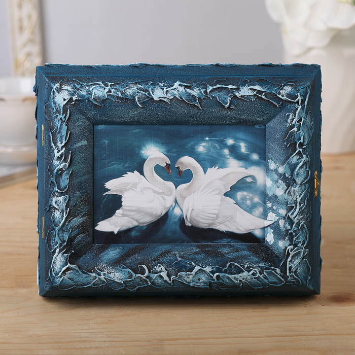 Ключница "Лебеди на пруду" 22х27 см